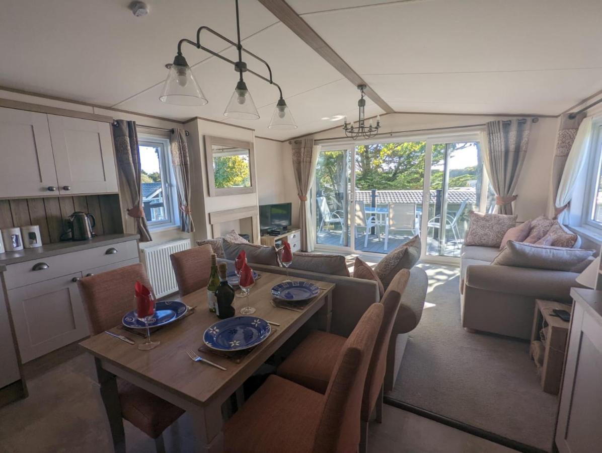 Stunning Luxury Caravan On Edge Of New Forest On Shorefield Country Park Entertainment And Leisure Passes Included Милфорд-он-Си Экстерьер фото