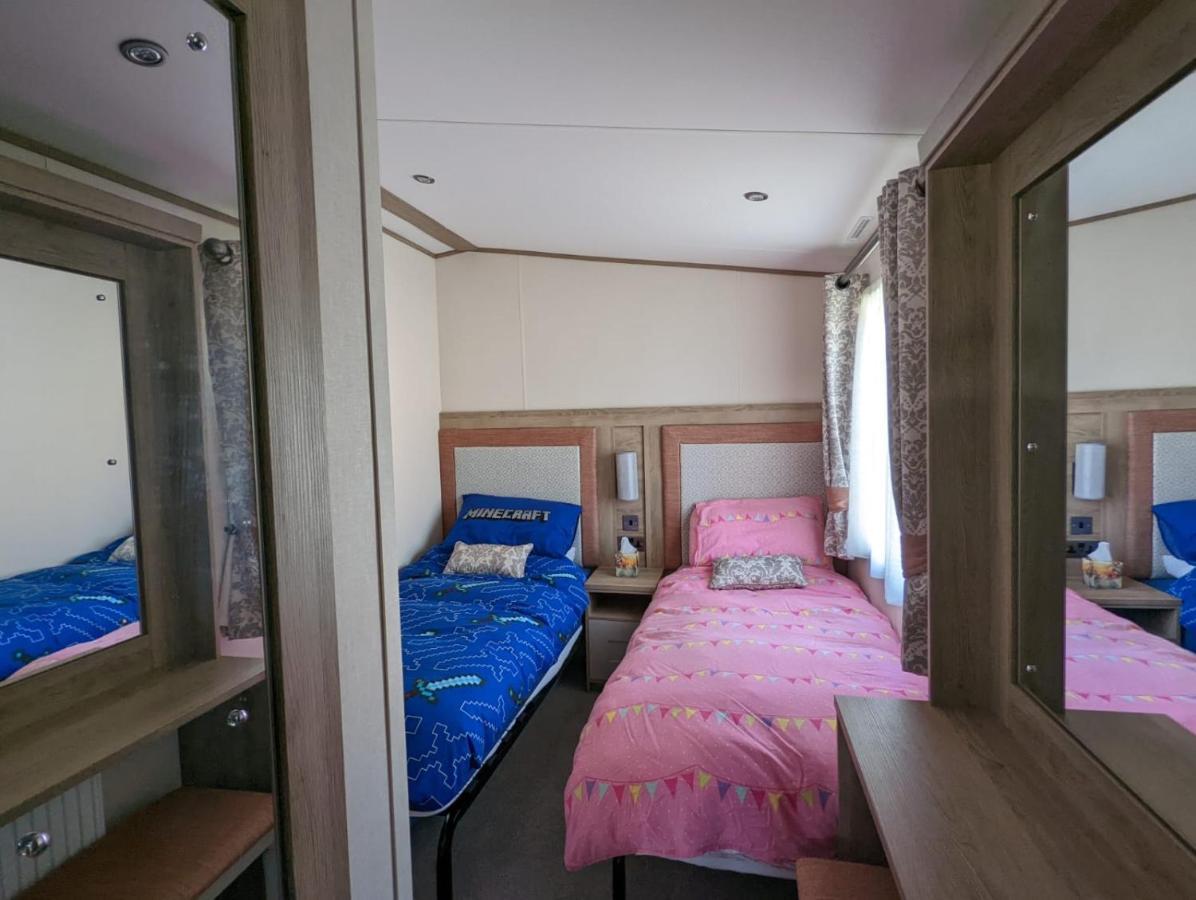 Stunning Luxury Caravan On Edge Of New Forest On Shorefield Country Park Entertainment And Leisure Passes Included Милфорд-он-Си Экстерьер фото